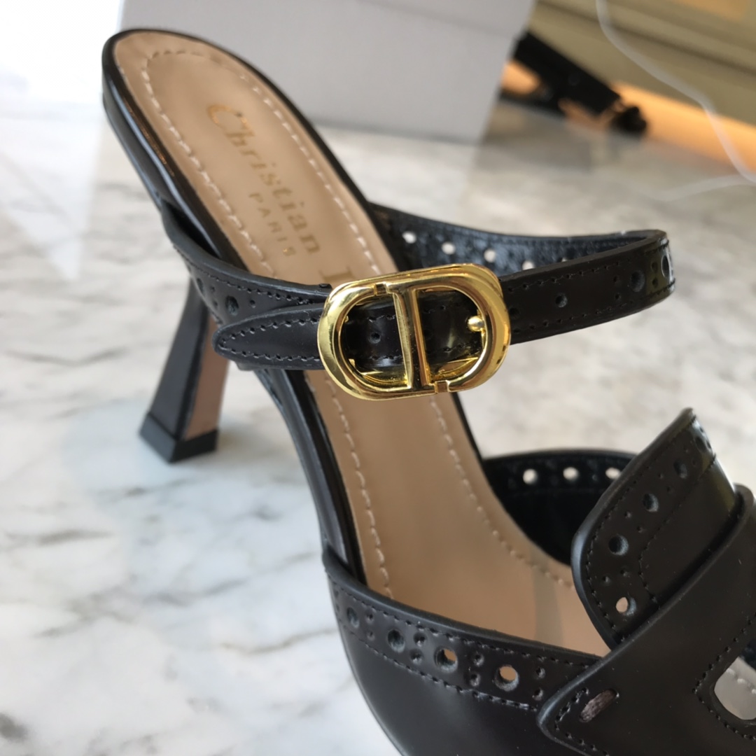 D*or high heels 32