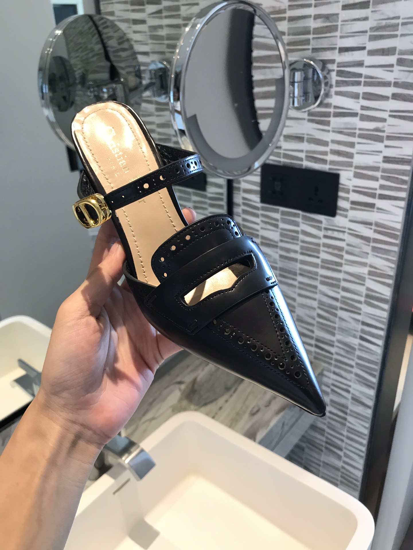 D*or high heels 32
