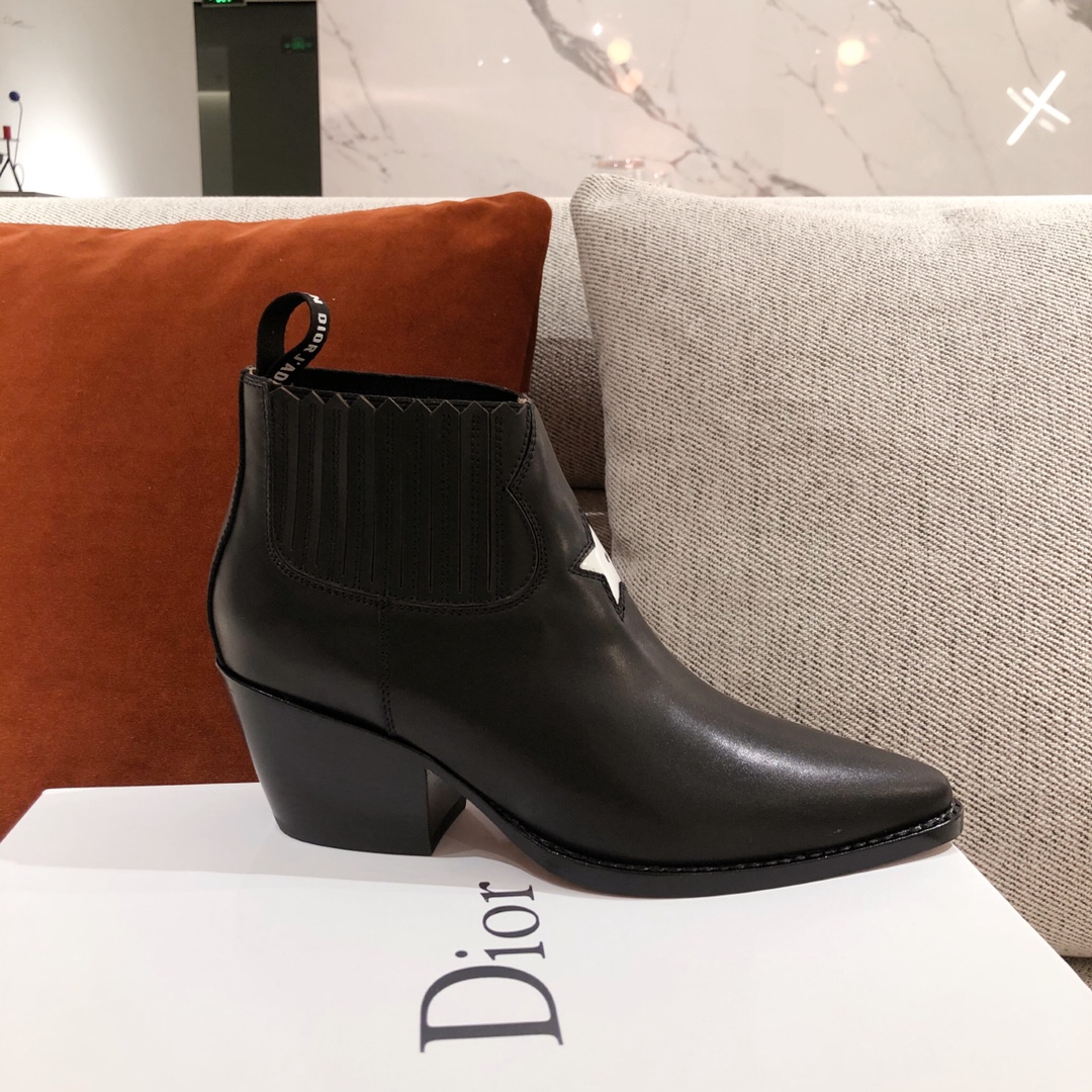 D*or boots 17