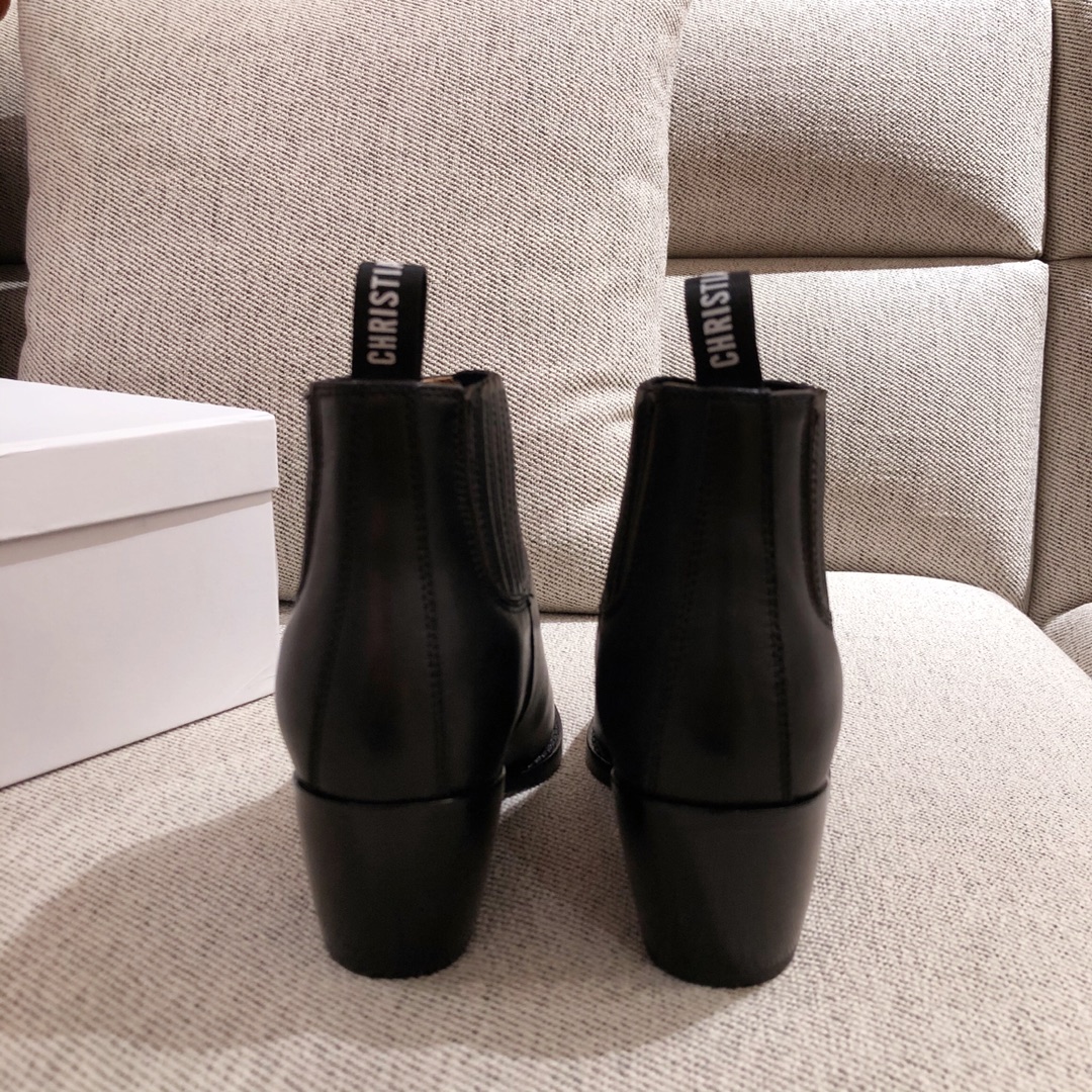 D*or boots 17