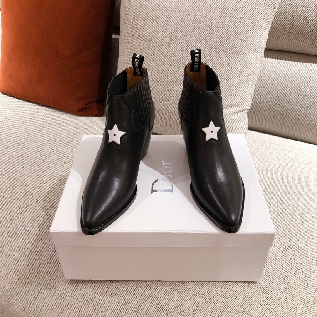 D*or boots 17