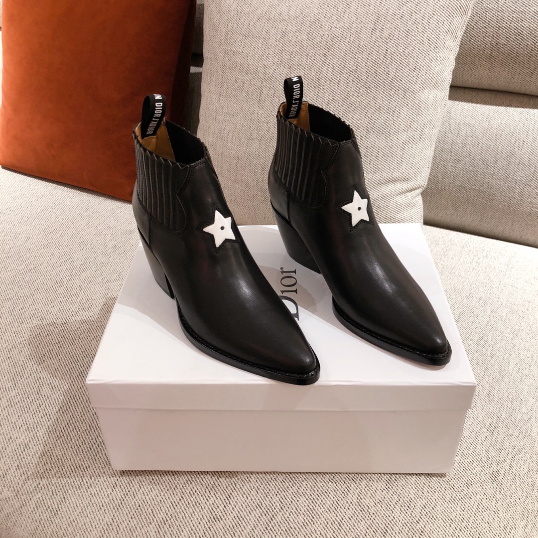 D*or boots 17