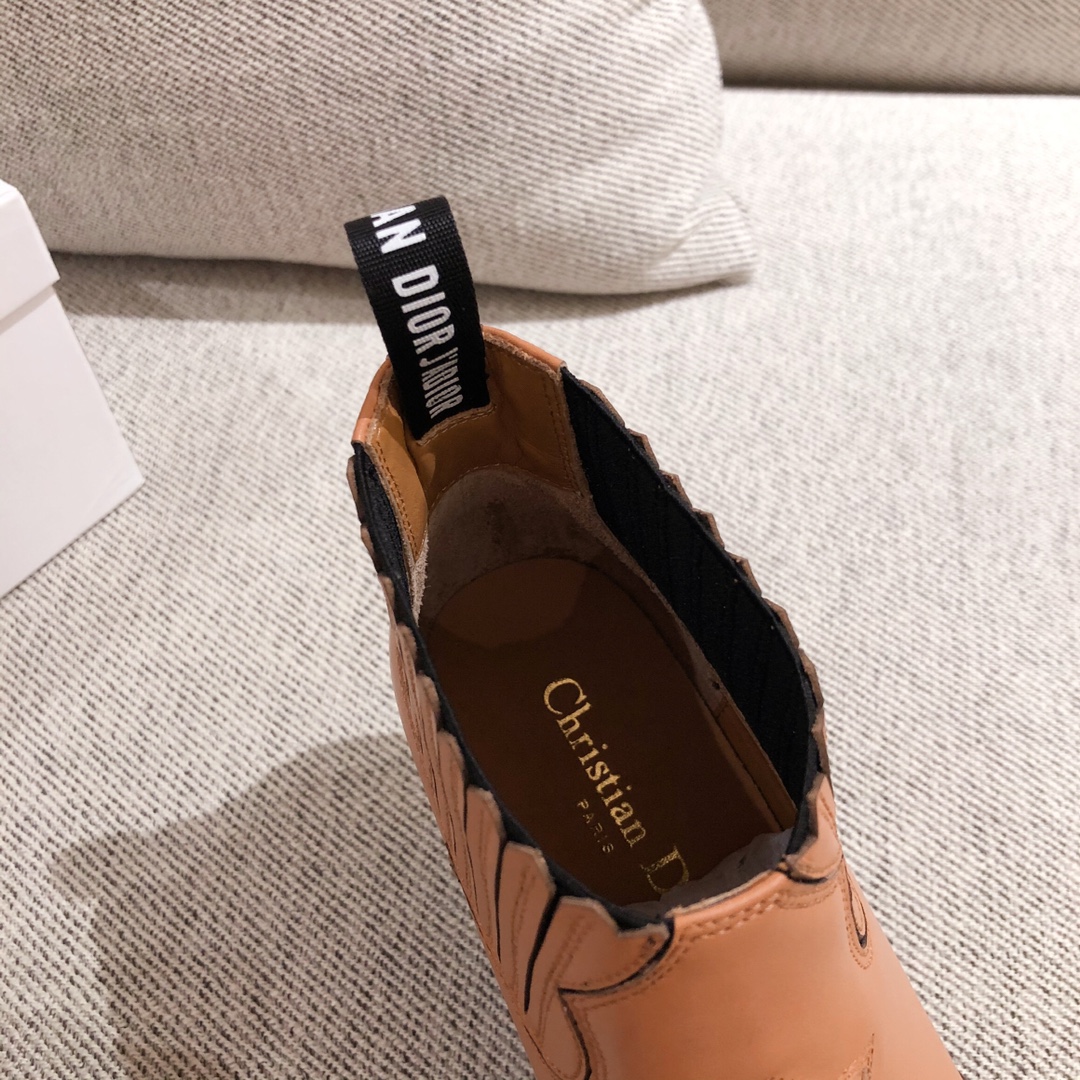 D*or boots 18