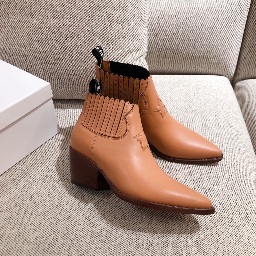 D*or boots 18