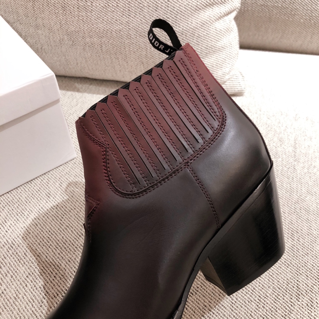 D*or boots 19