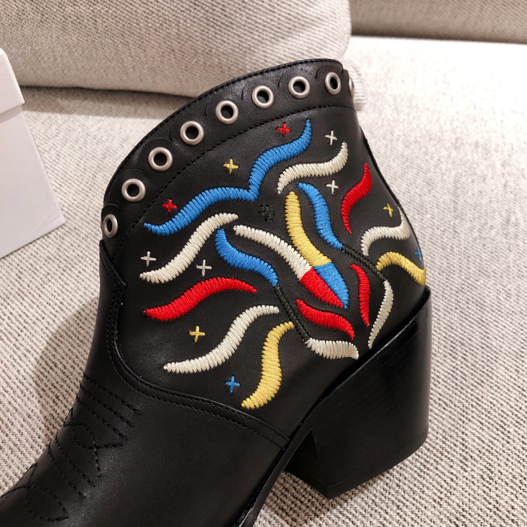 D*or boots 20