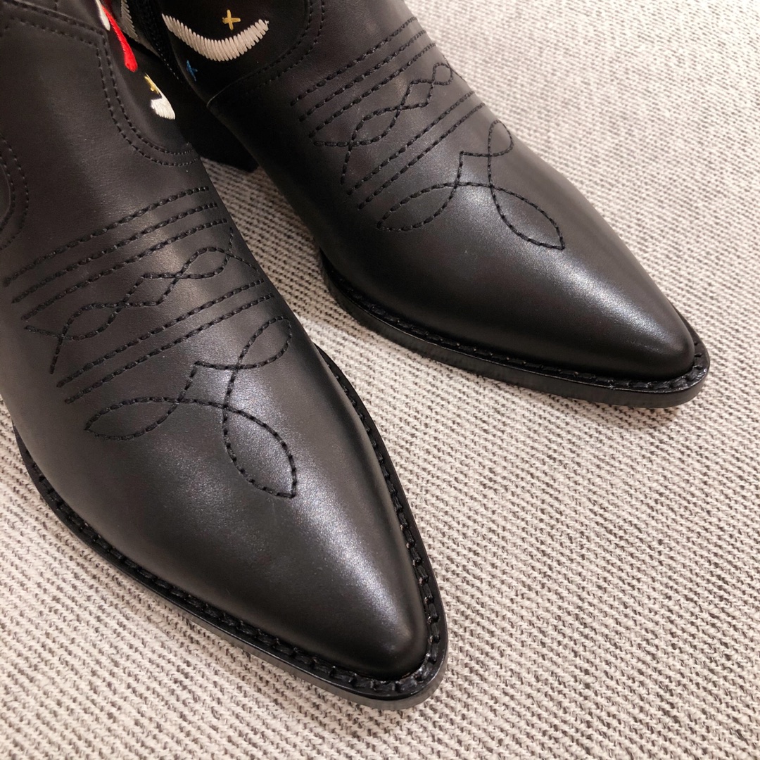 D*or boots 20
