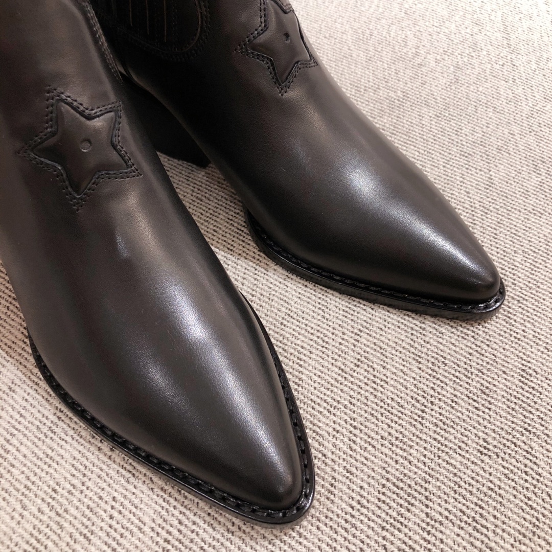 D*or boots 21