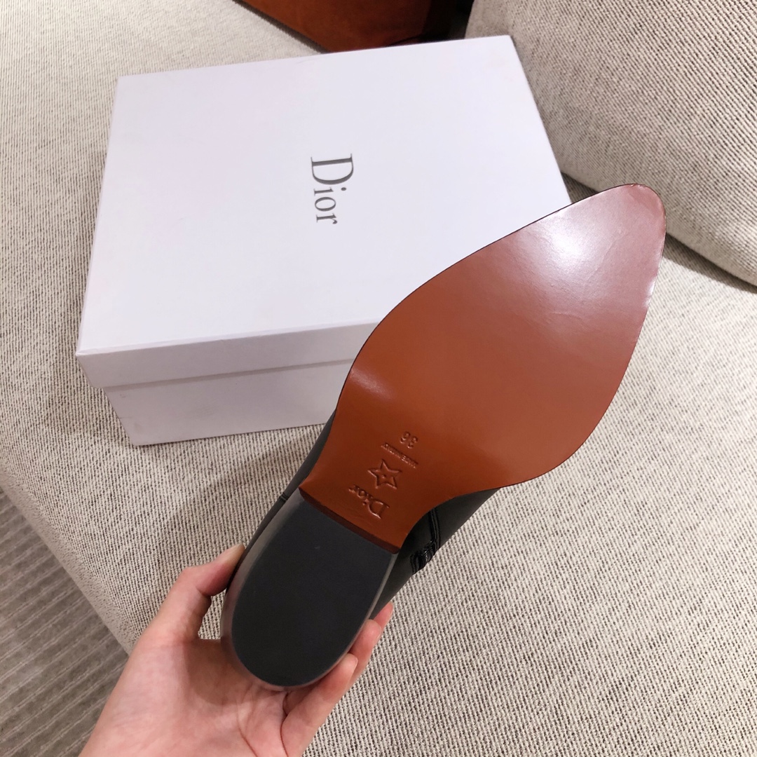 D*or boots 24