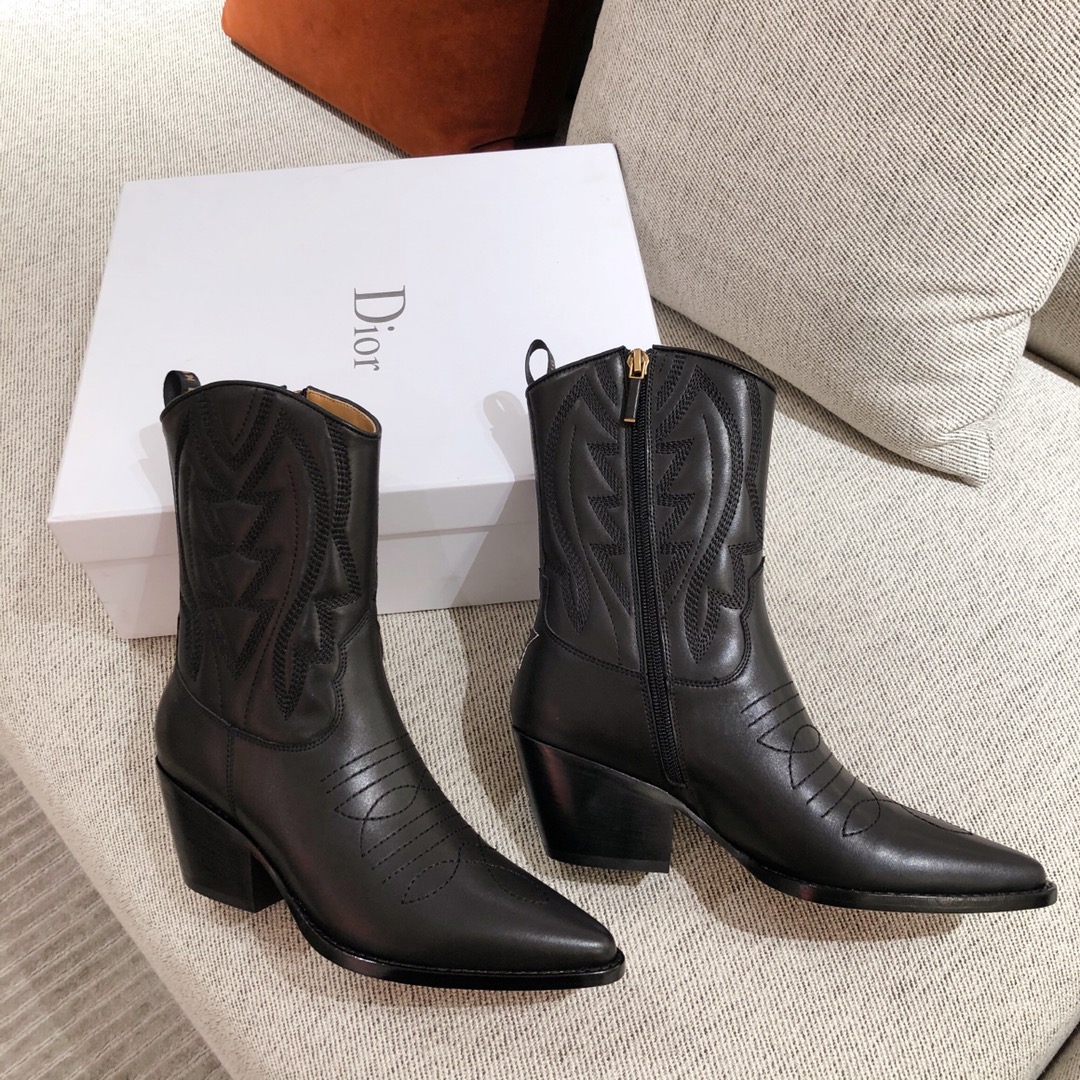 D*or boots 24