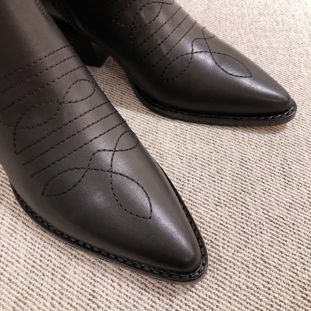 D*or boots 22