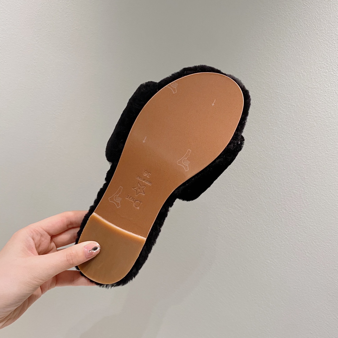 D*or slippers 25