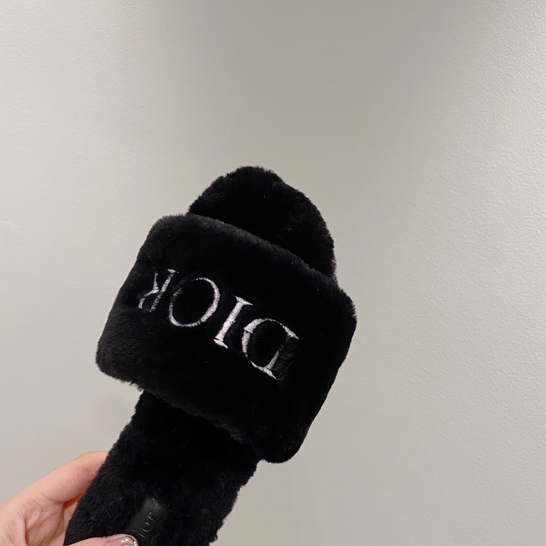 D*or slippers 25