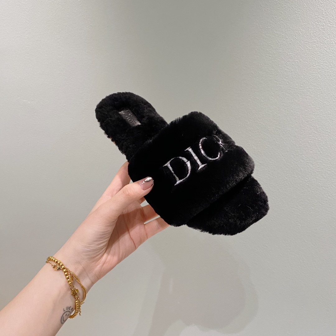D*or slippers 25