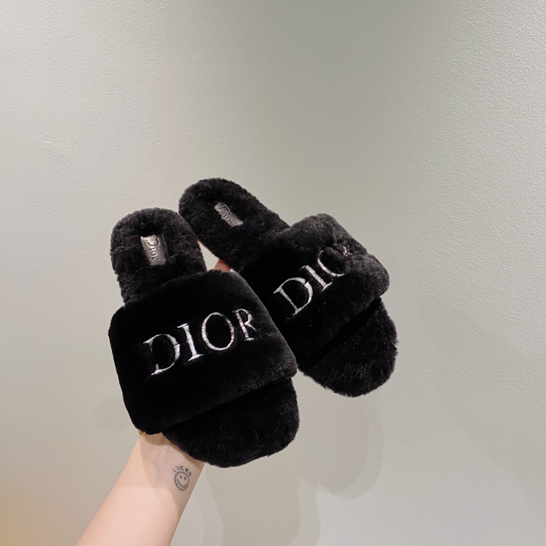 D*or slippers 25