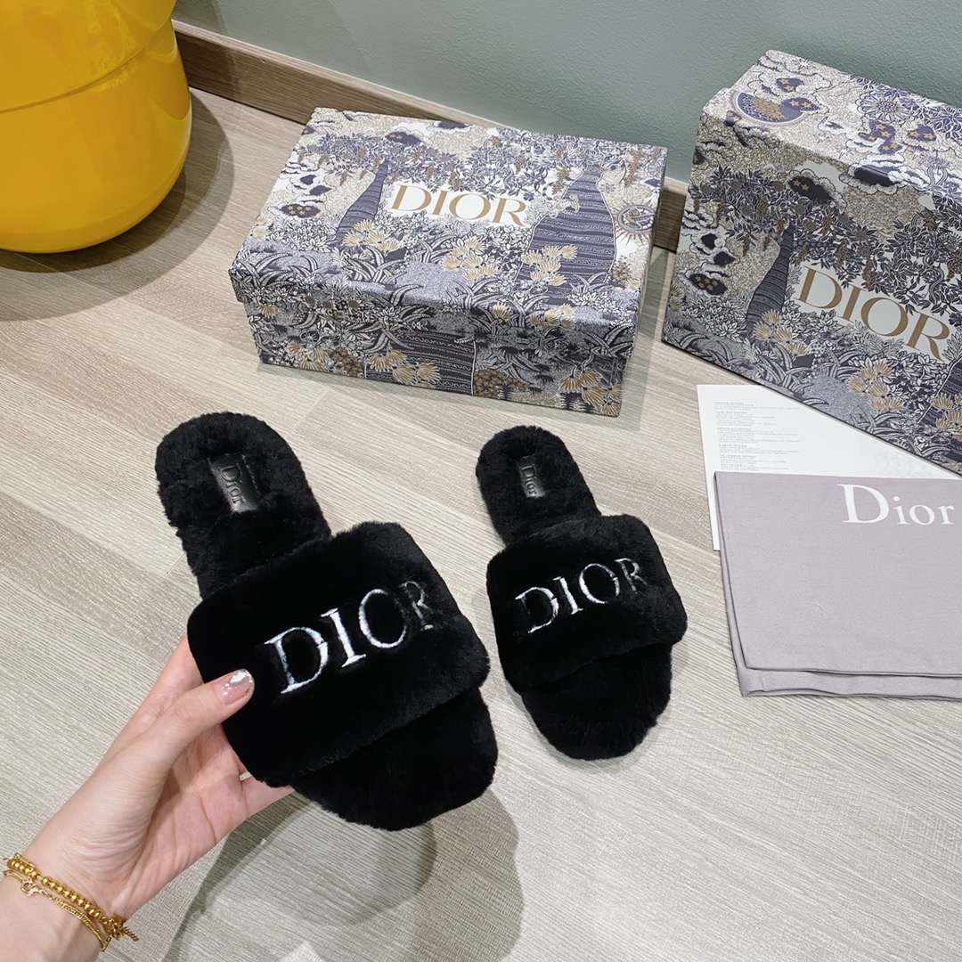 D*or slippers 25