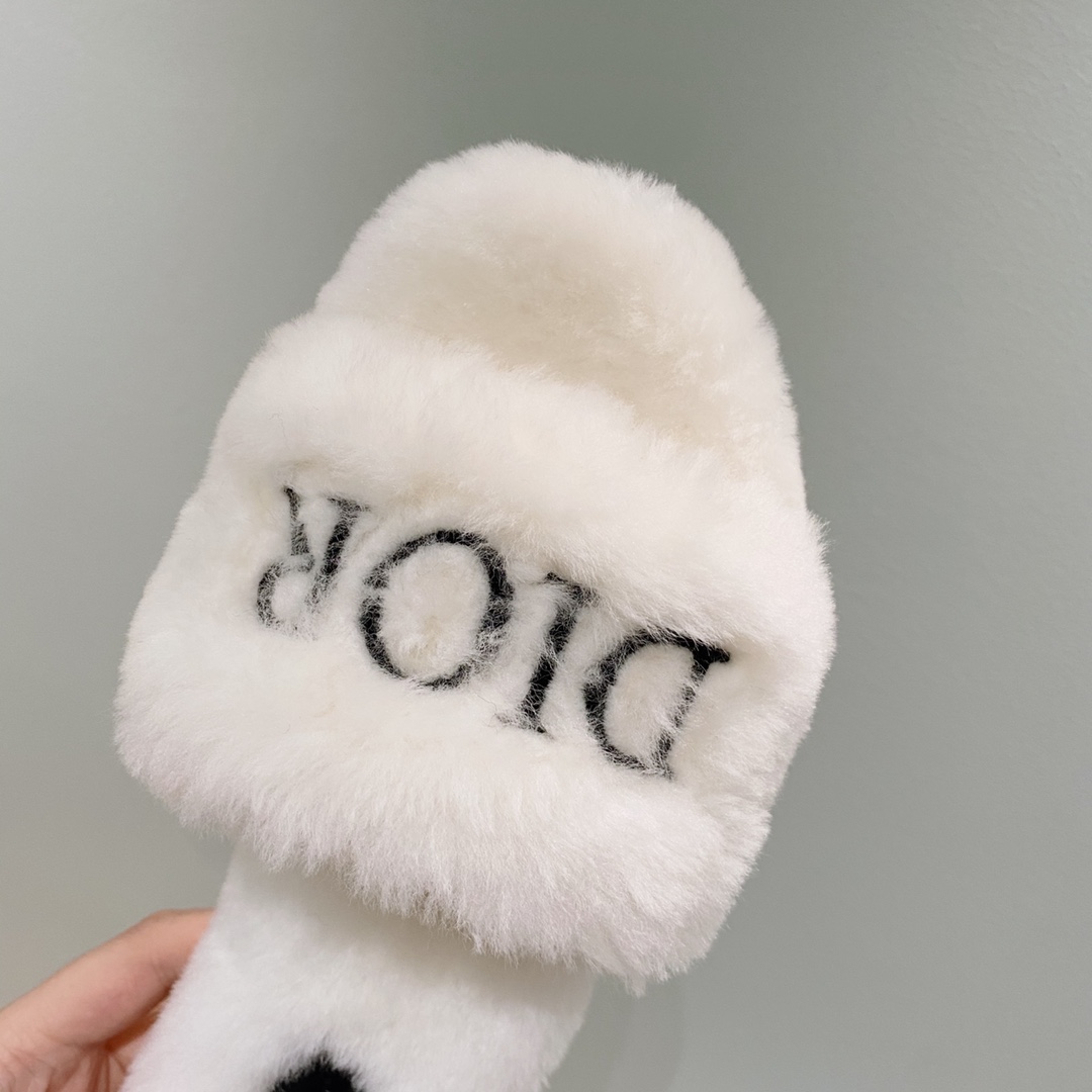 D*or slippers 26