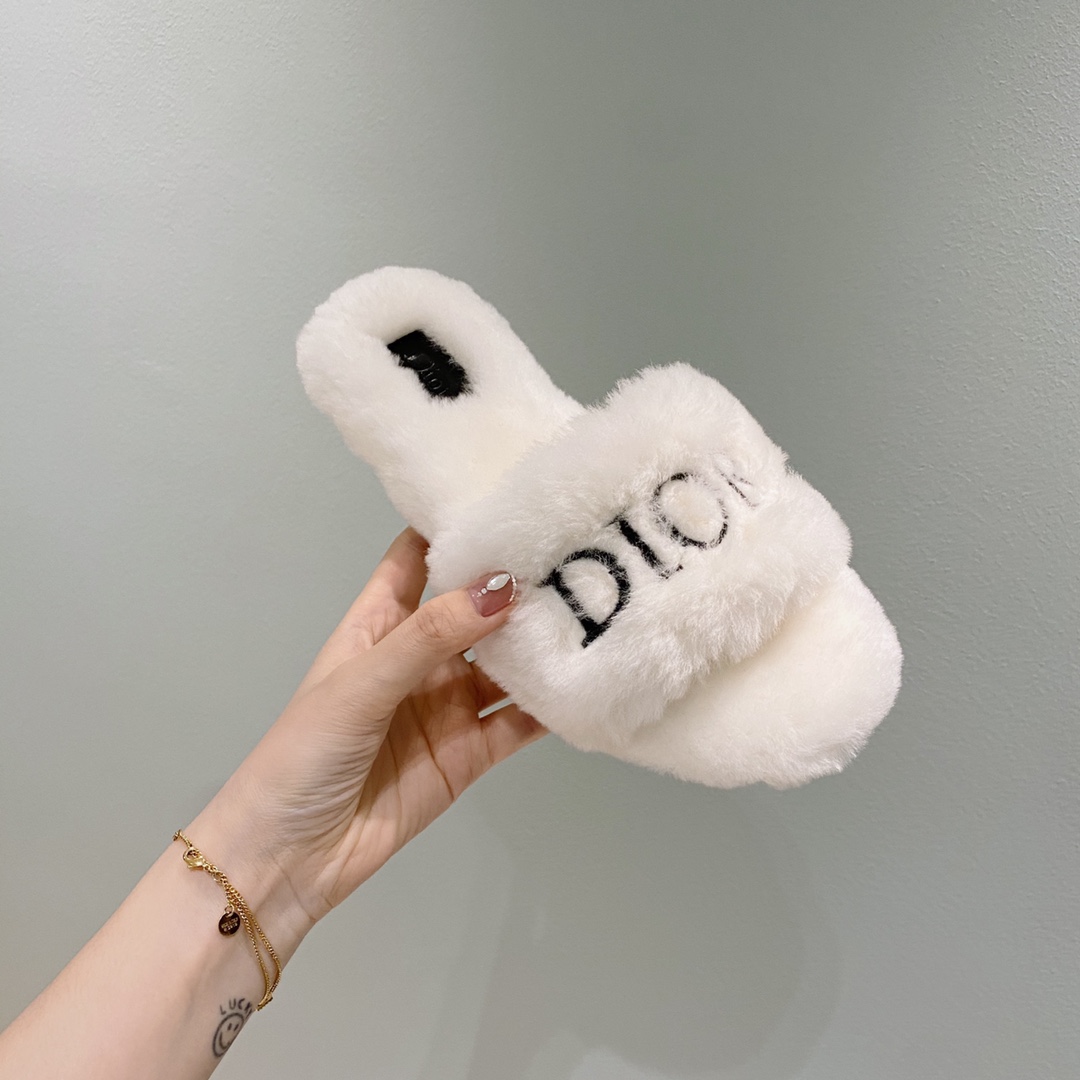 D*or slippers 26