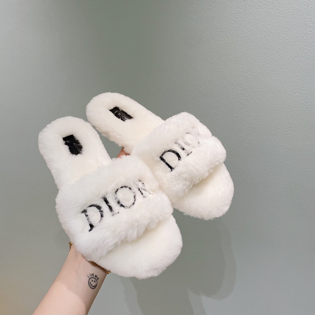 D*or slippers 26