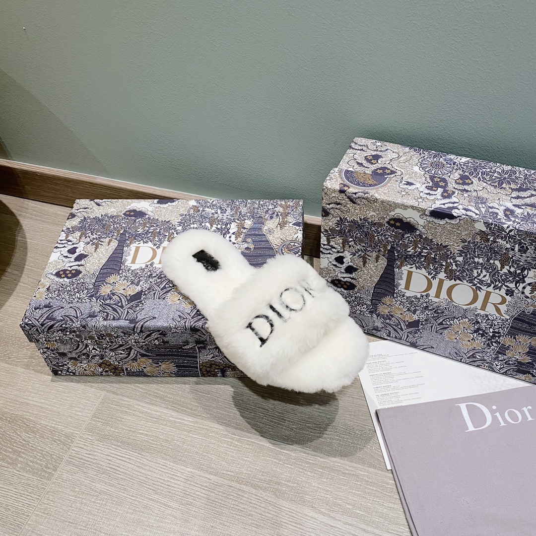 D*or slippers 26