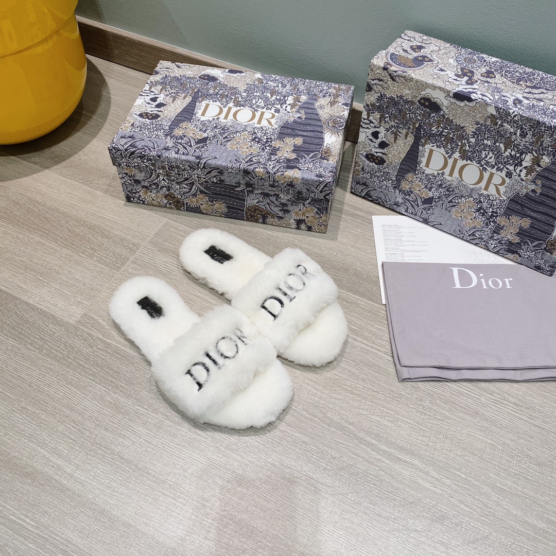D*or slippers 26