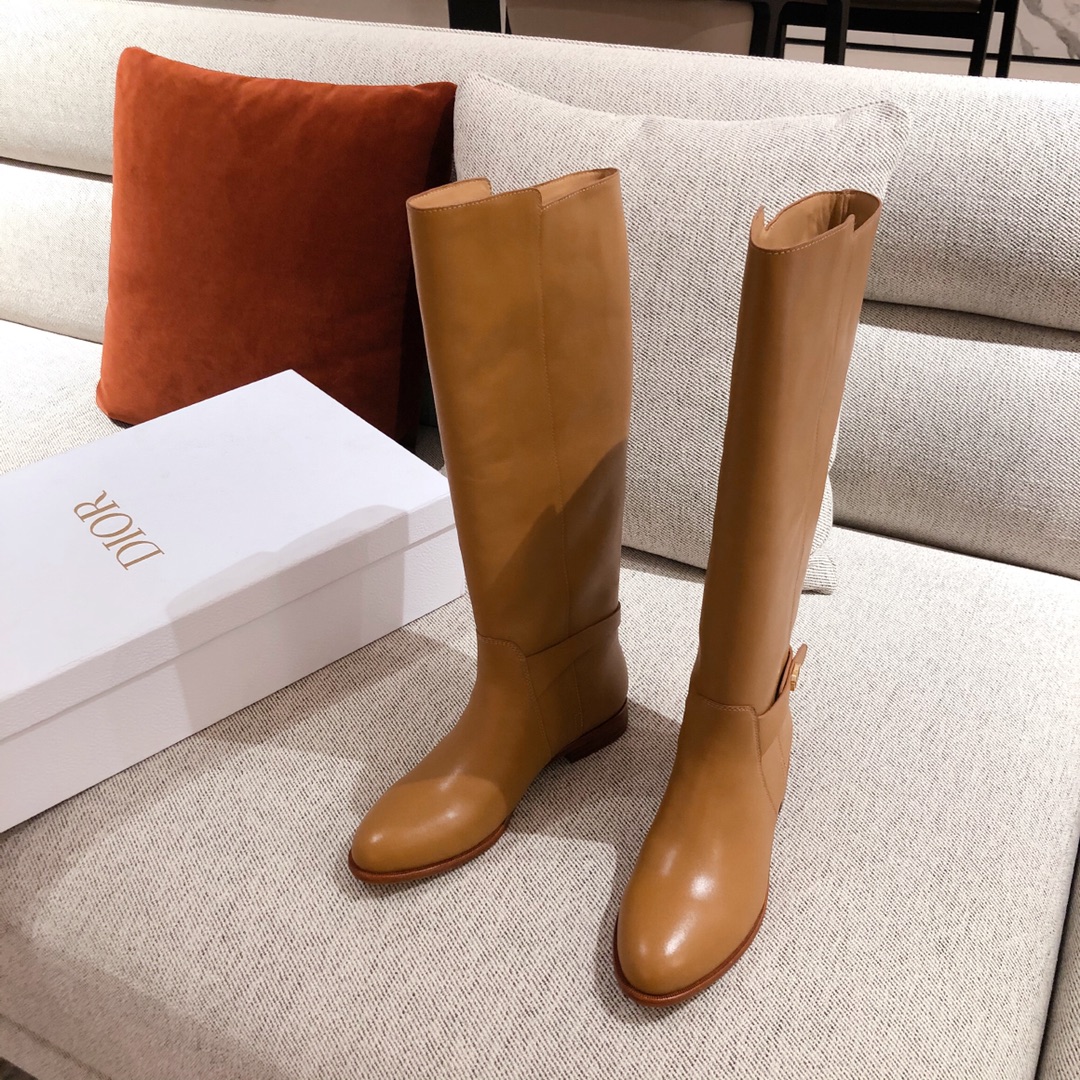 D*or boots 25
