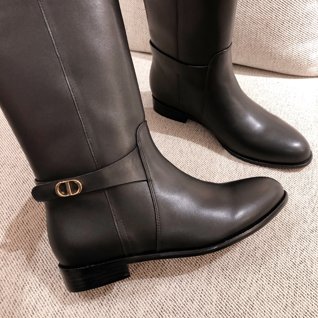 D*or boots 26