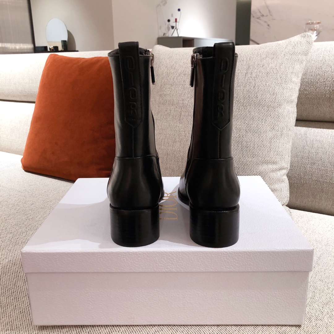 D*or boots 30