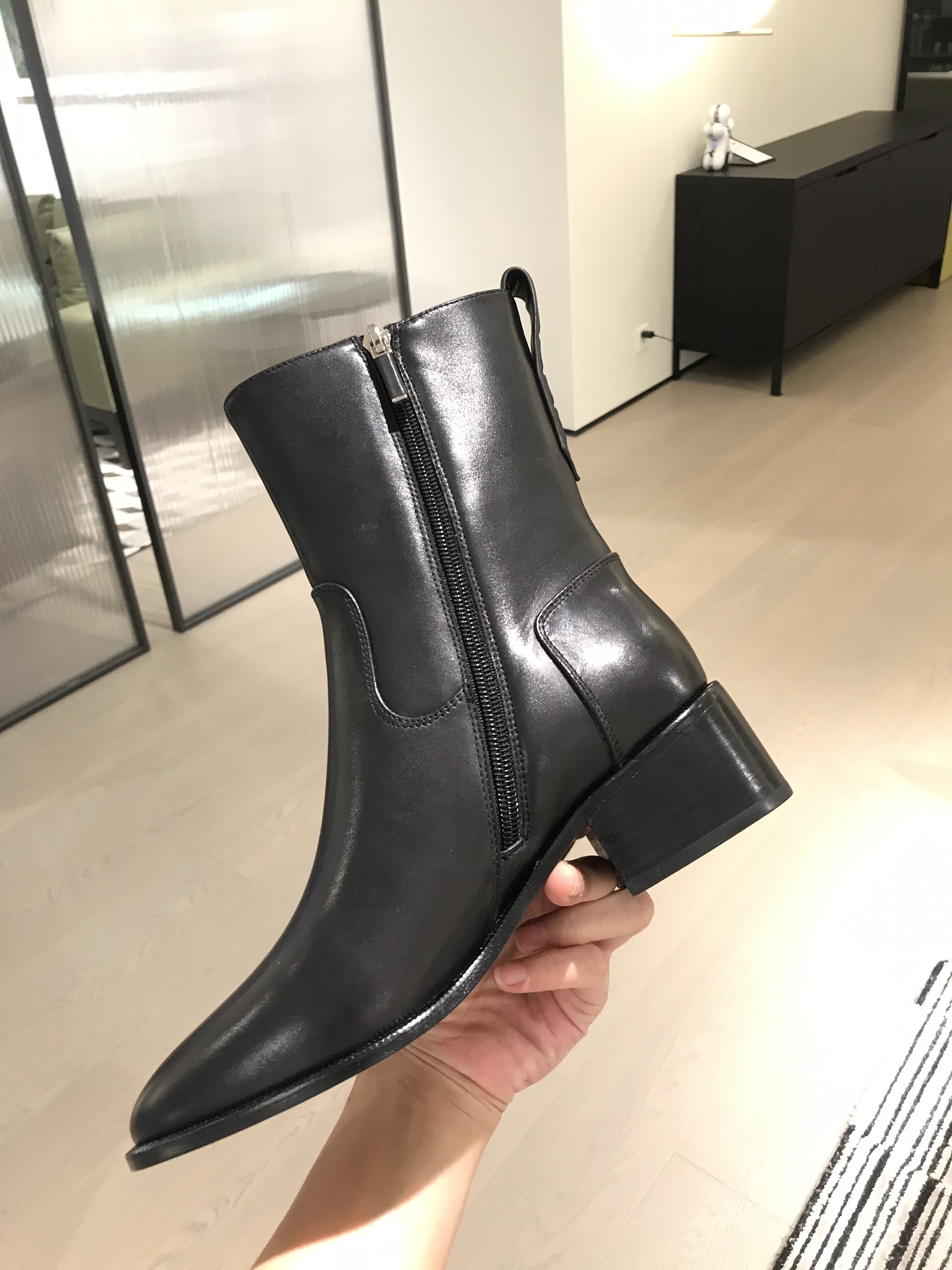 D*or boots 34