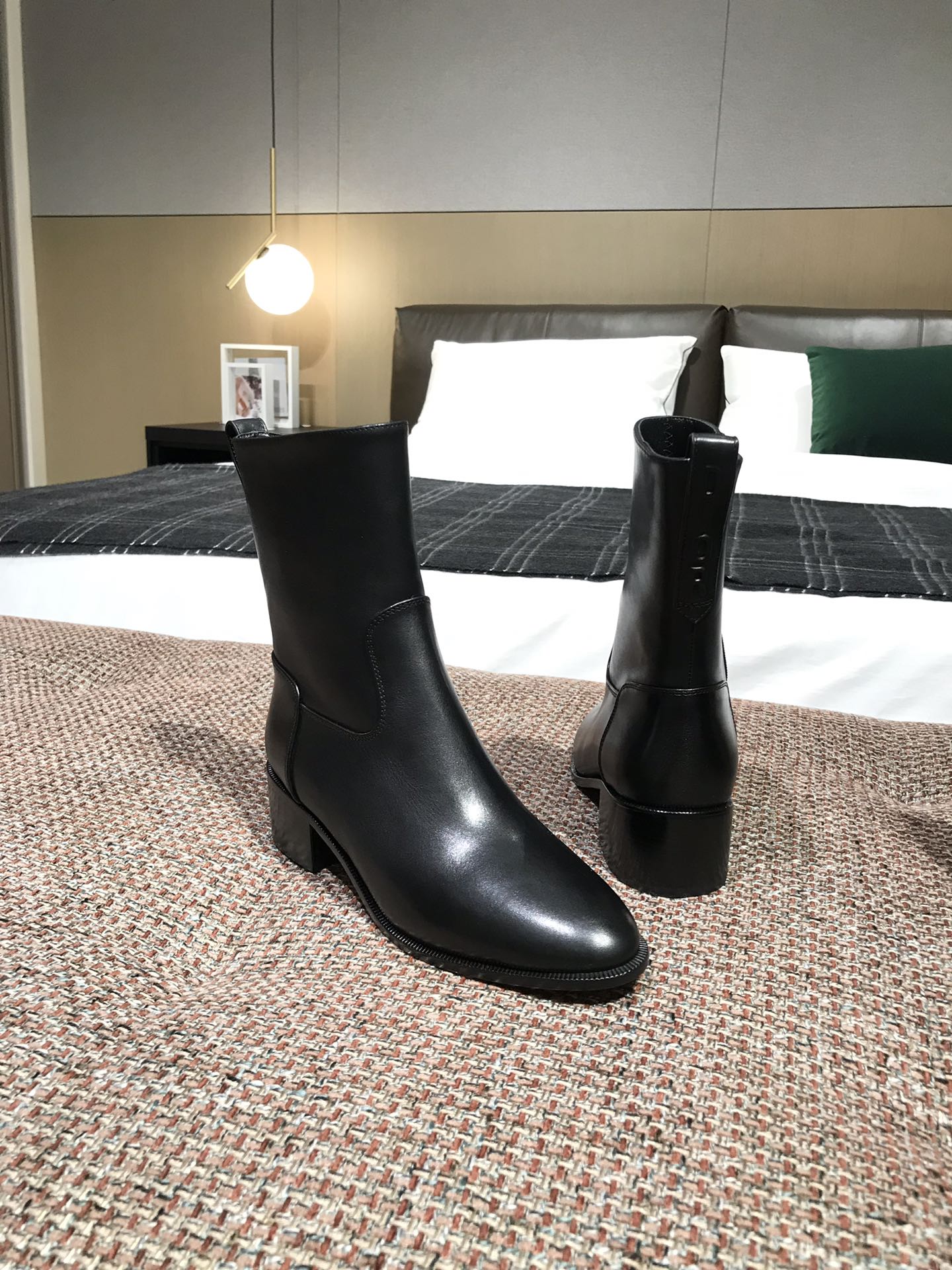 D*or boots 34