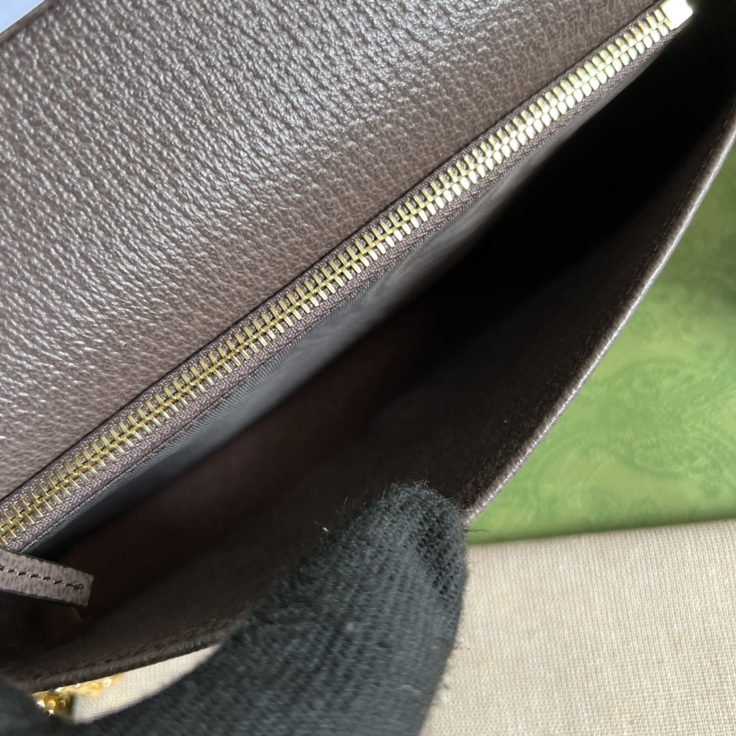 G*u*i horsebit 1955 wallet with chain