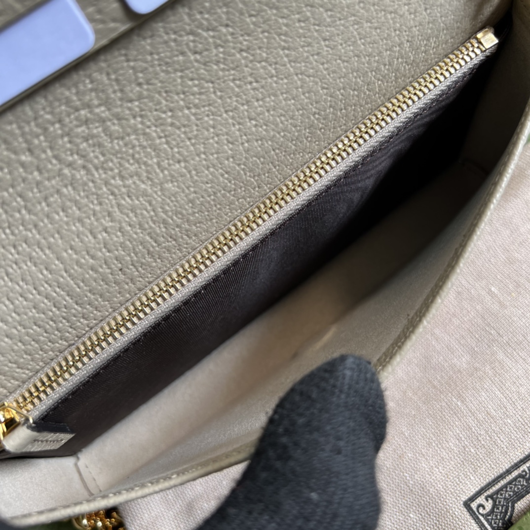 G*u*i horsebit 1955 wallet with chain