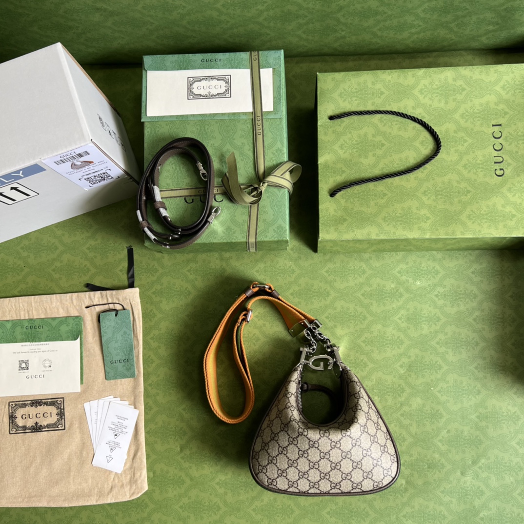 G*u*i attache small shoulder bag