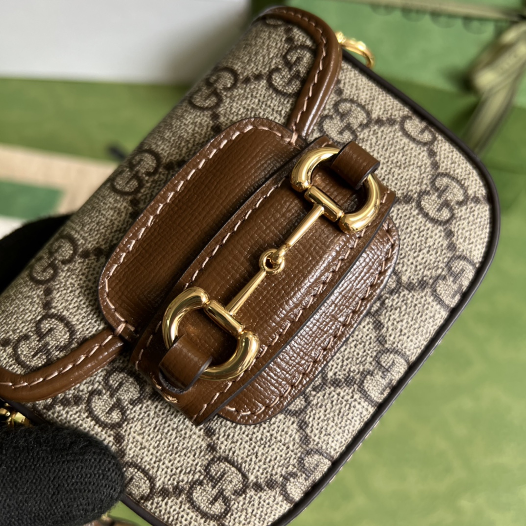 G*u*i horsebit 1955 strap wallet