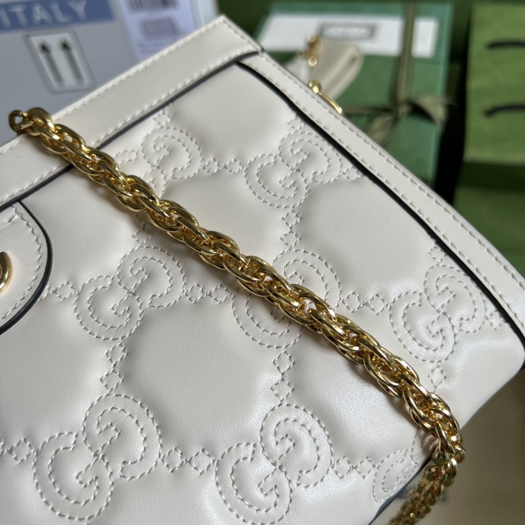 GG Matelassé leather small bag
