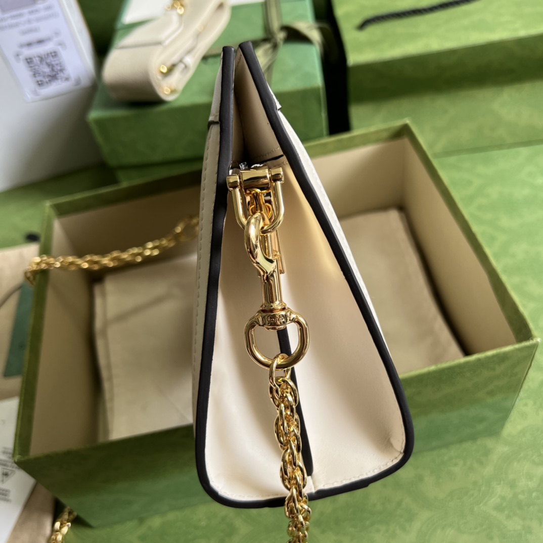 GG Matelassé leather small bag