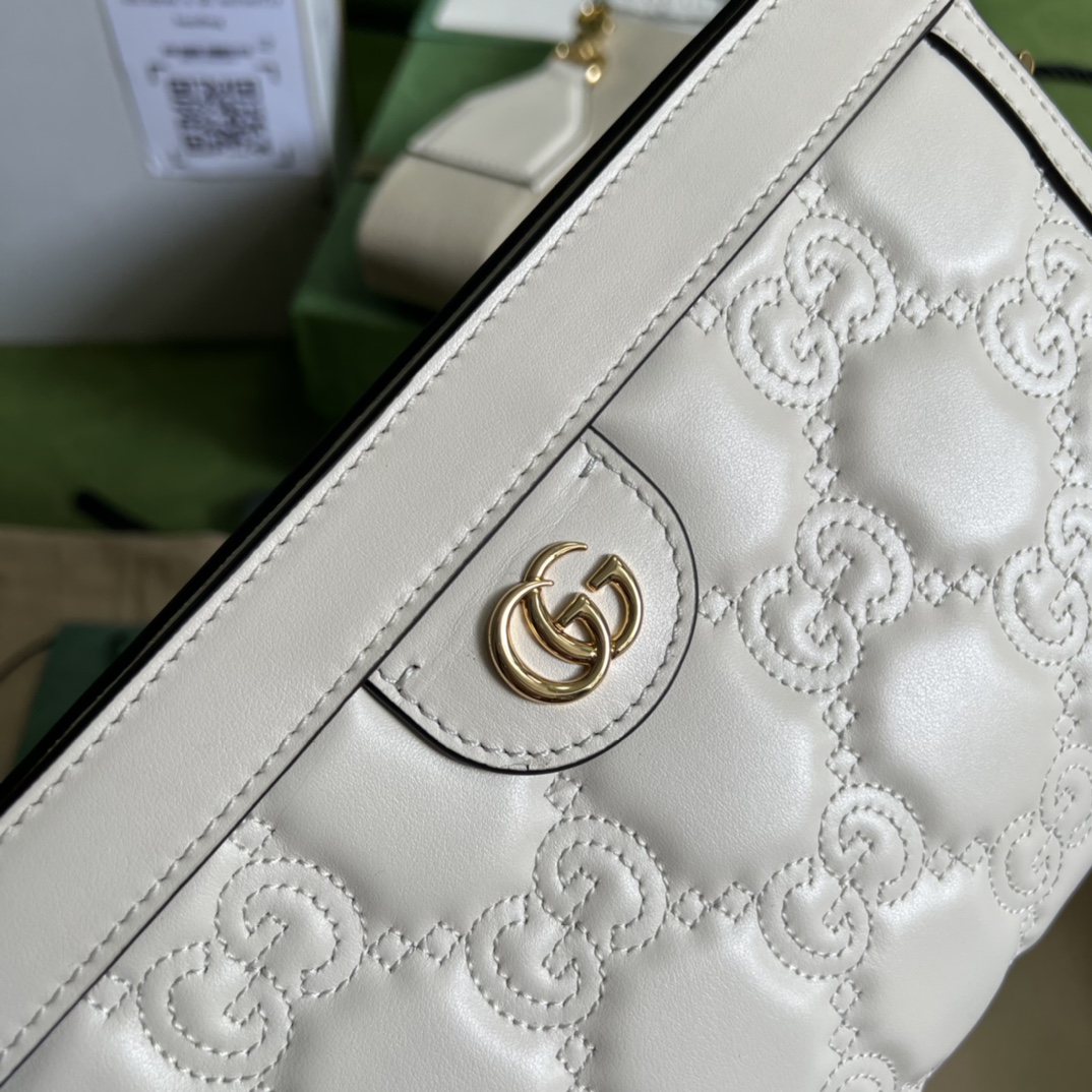 GG Matelassé leather small bag