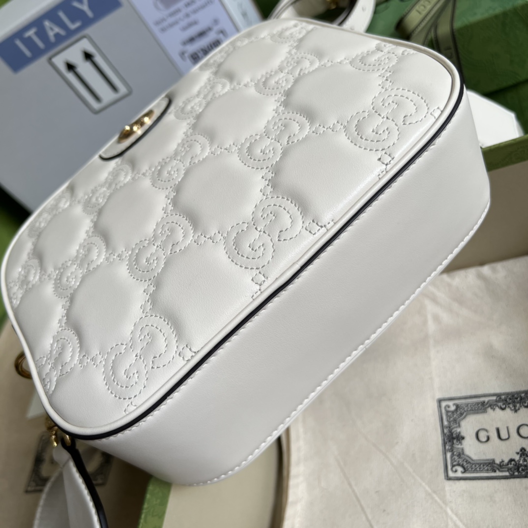 GG Matelassé leather small bag