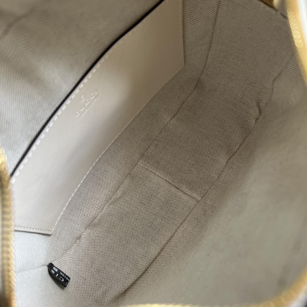 GG Matelassé leather small bag
