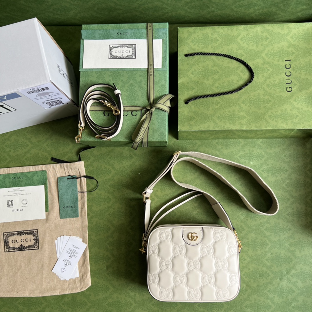 GG Matelassé leather small bag
