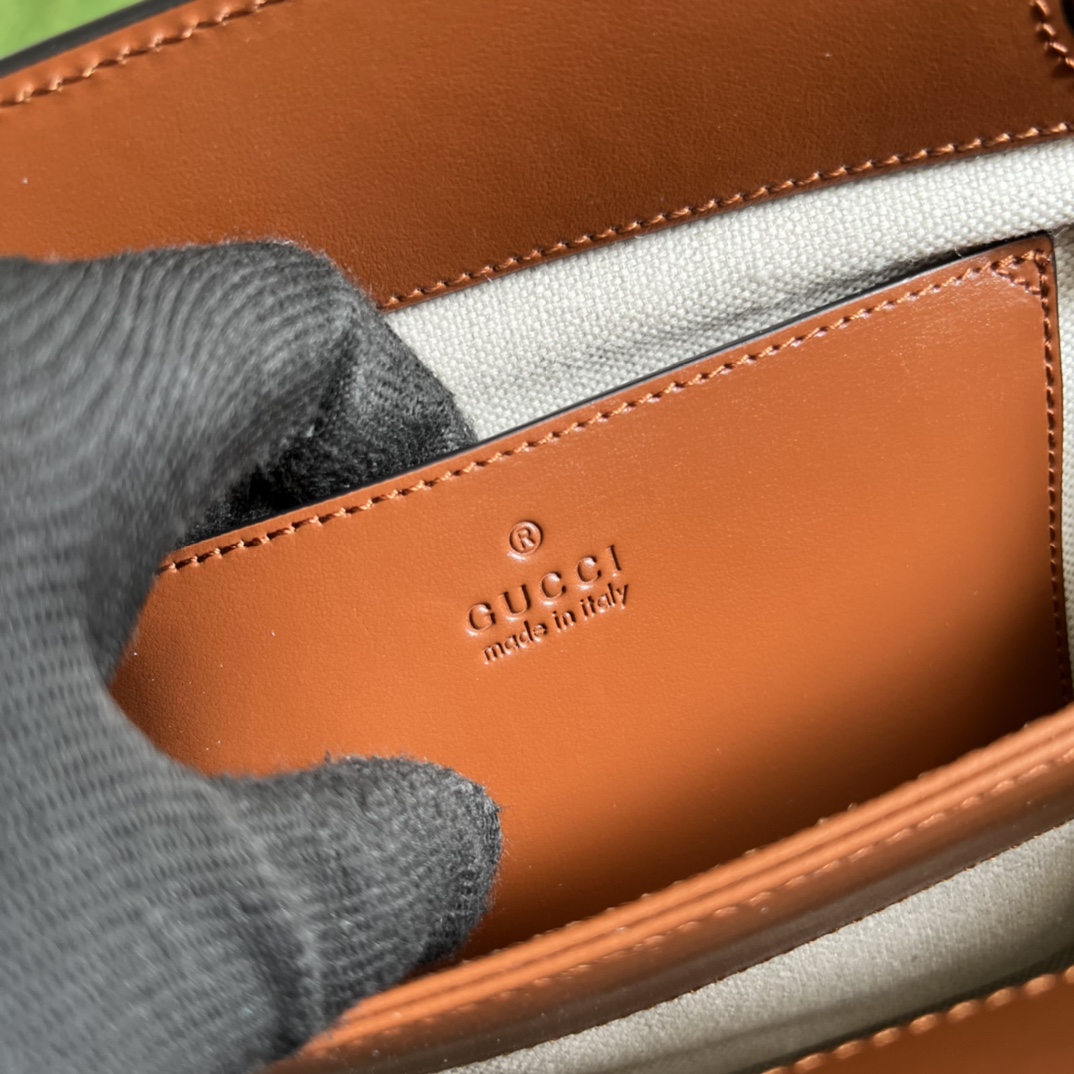 GG Matelassé leather small bag