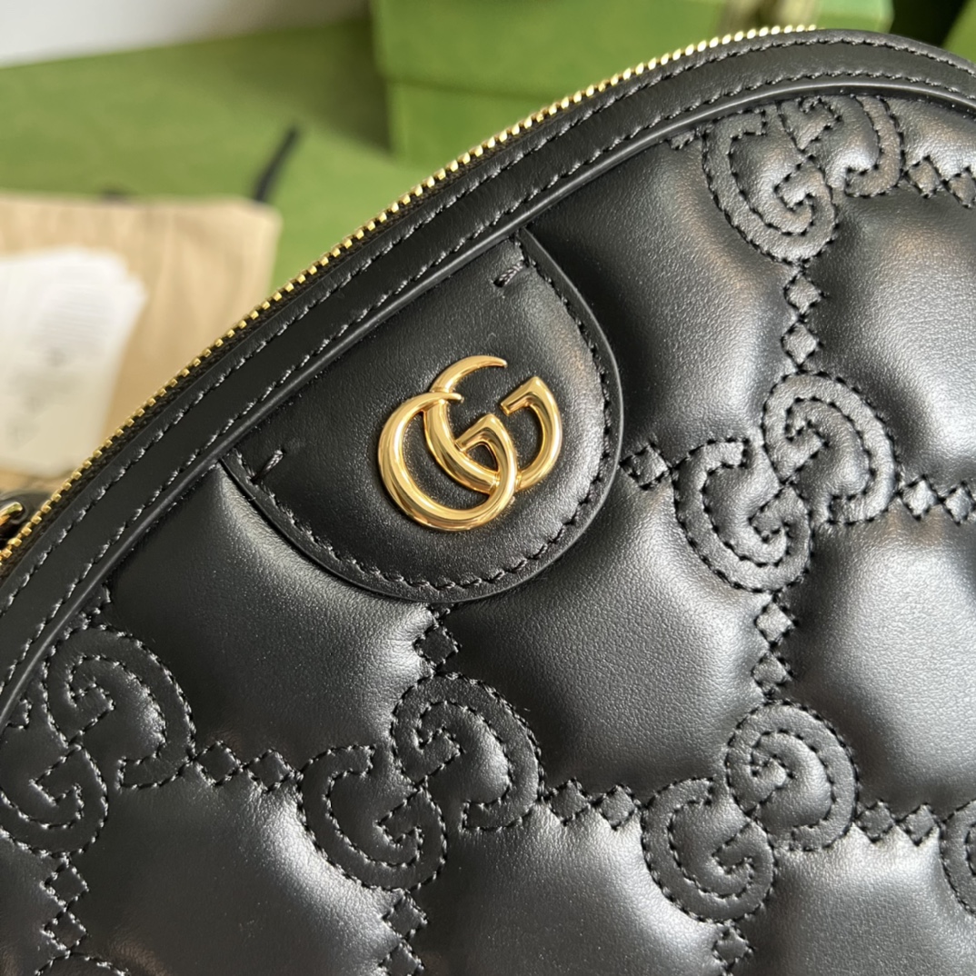 GG Matelassé leather small bag