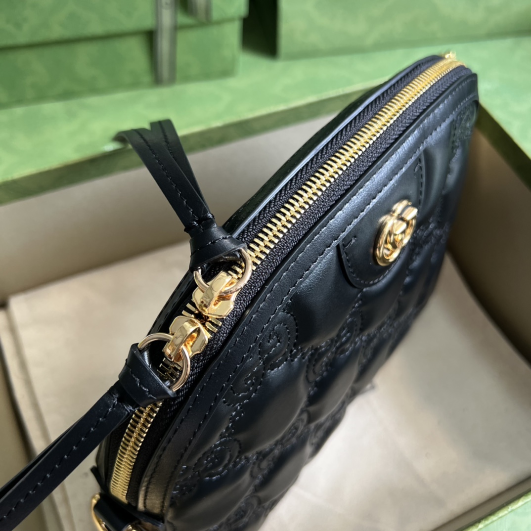 GG Matelassé leather small bag