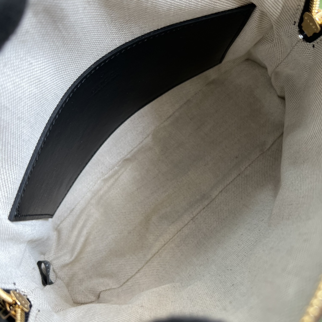 GG Matelassé leather small bag