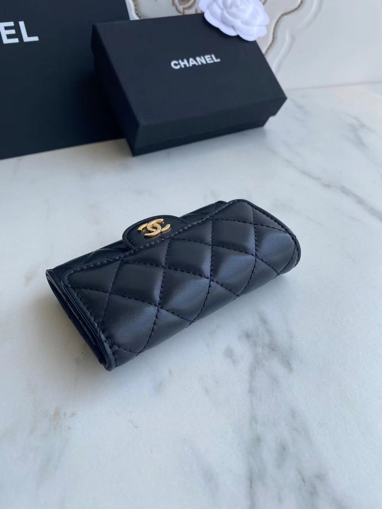 Ch*el classic leather wallet in black
