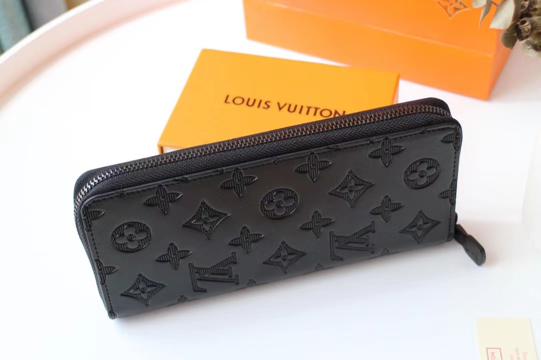 l**is V*t*n wallet zippy wallet