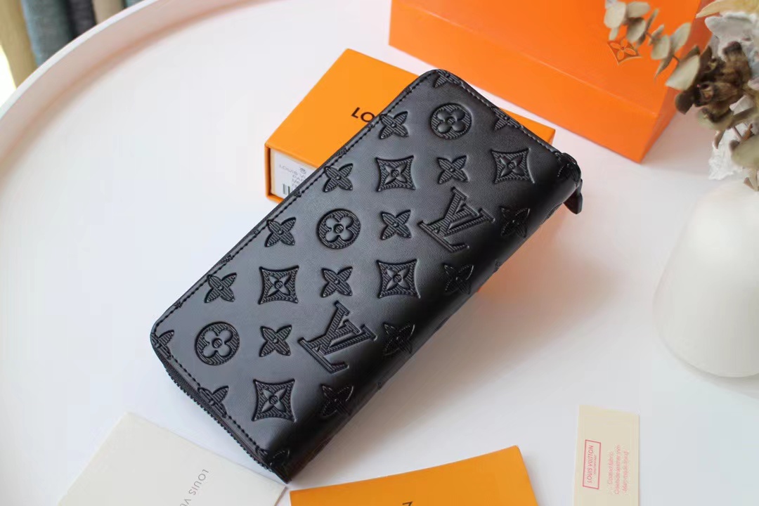 l**is V*t*n wallet zippy wallet