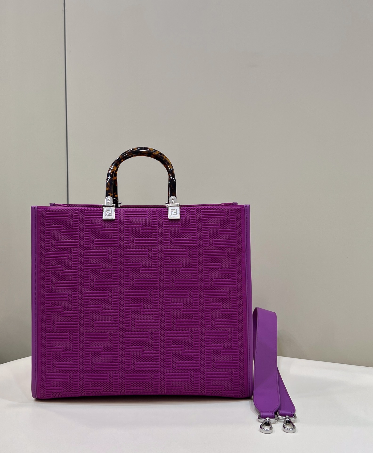 F**di sunshine tote