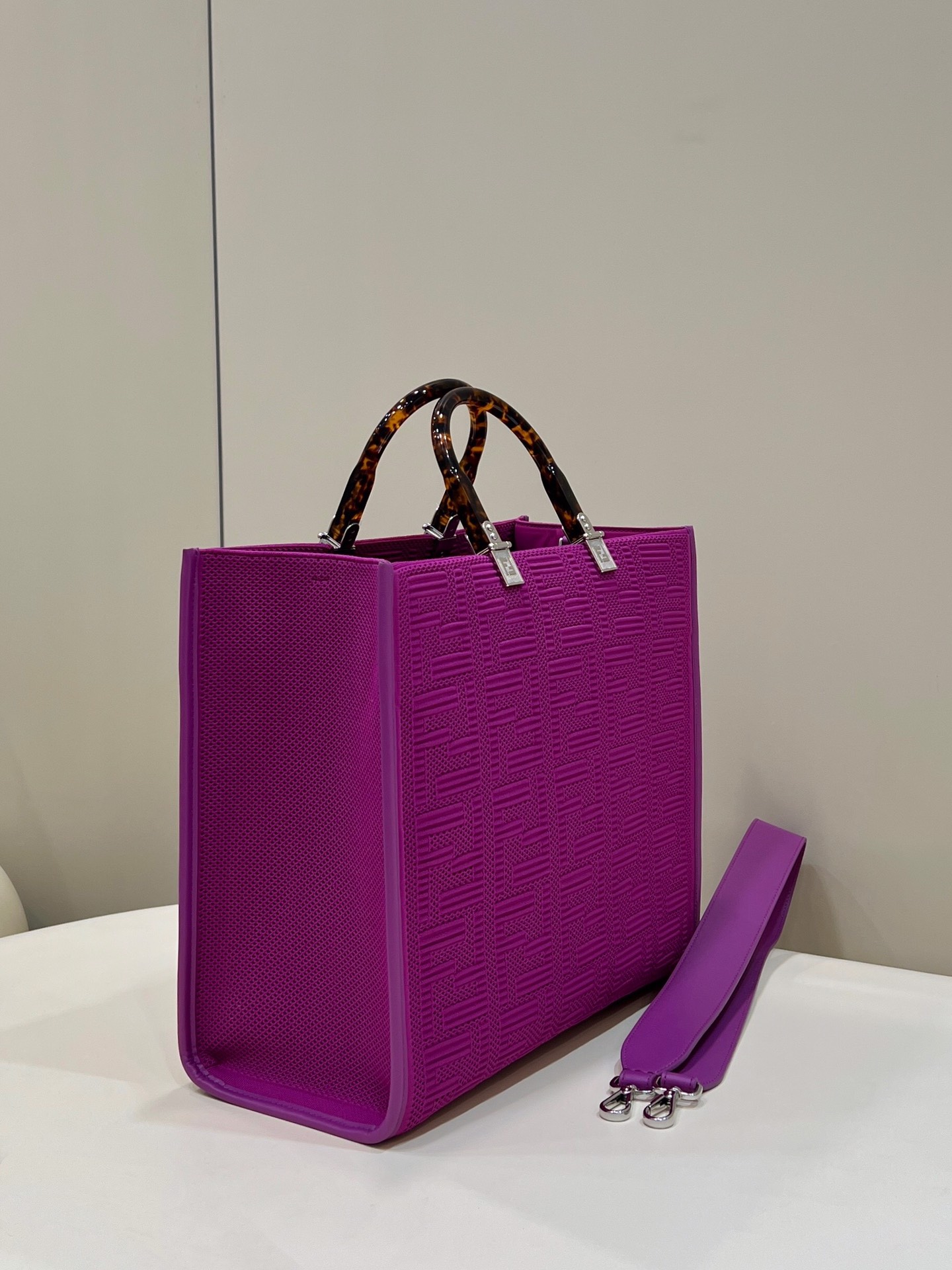 F**di sunshine tote