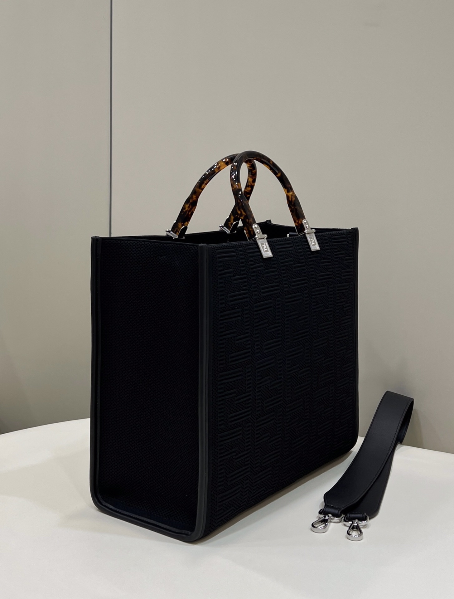 F**di sunshine tote